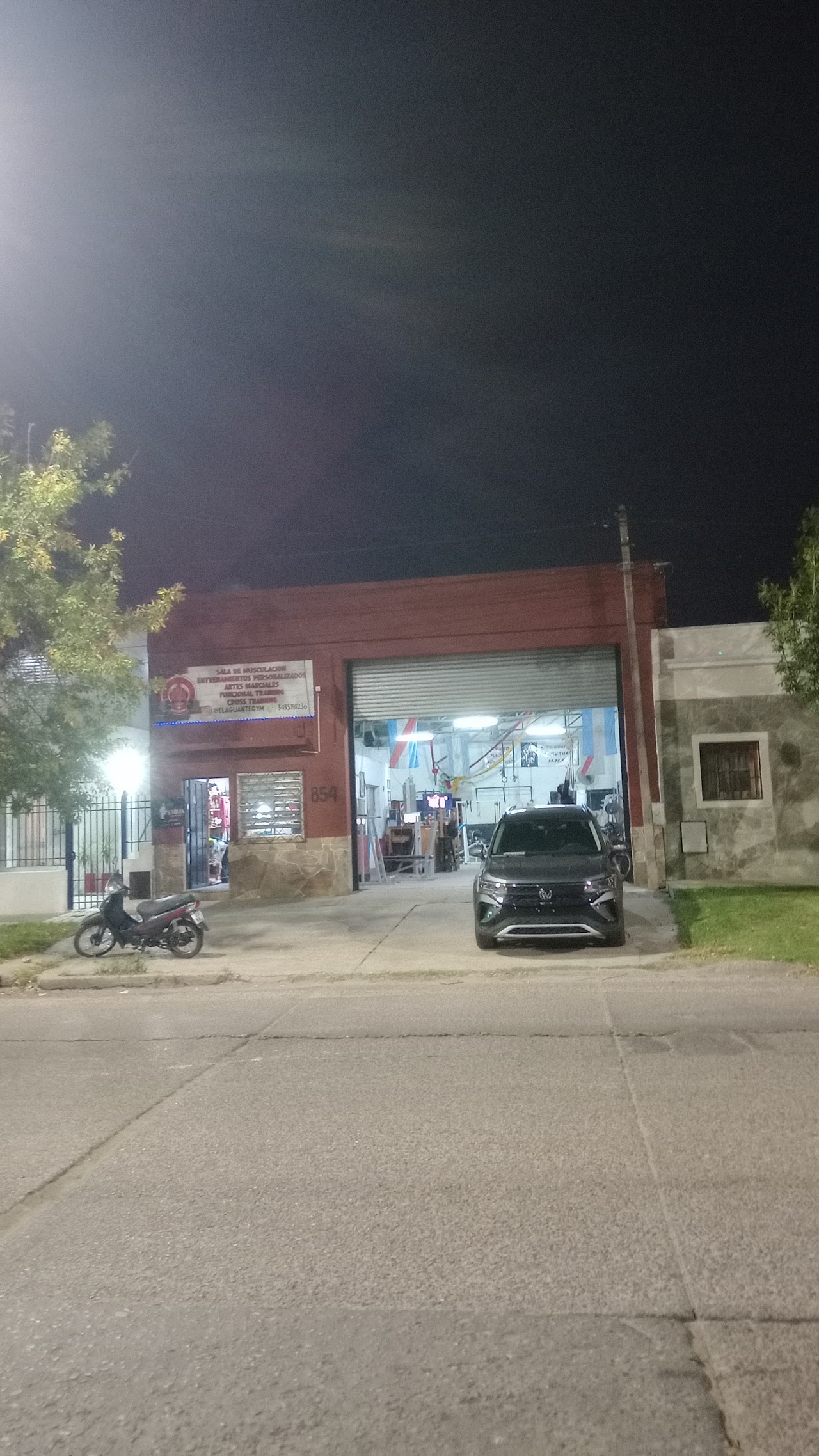 Frente de Nuevo Gimnasio El Aguante